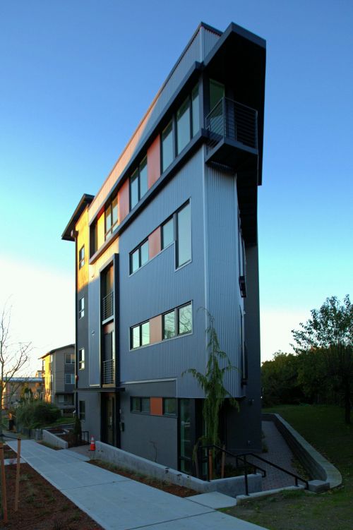 西雅图大学区新上市廉租公寓楼的外观（图片来源：《西雅图时报》）