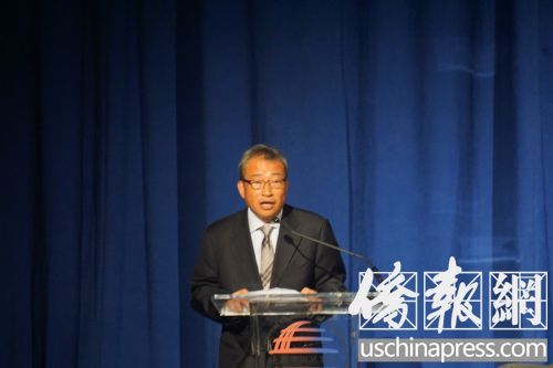 中国驻美经商处公使朱洪发表演讲。（《侨报》记者徐一凡摄）