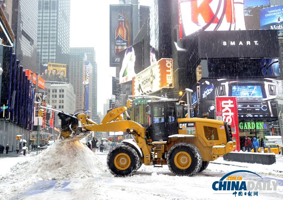 美国东部又遭暴风雪袭击 50万户居民及商户断电(组图)
